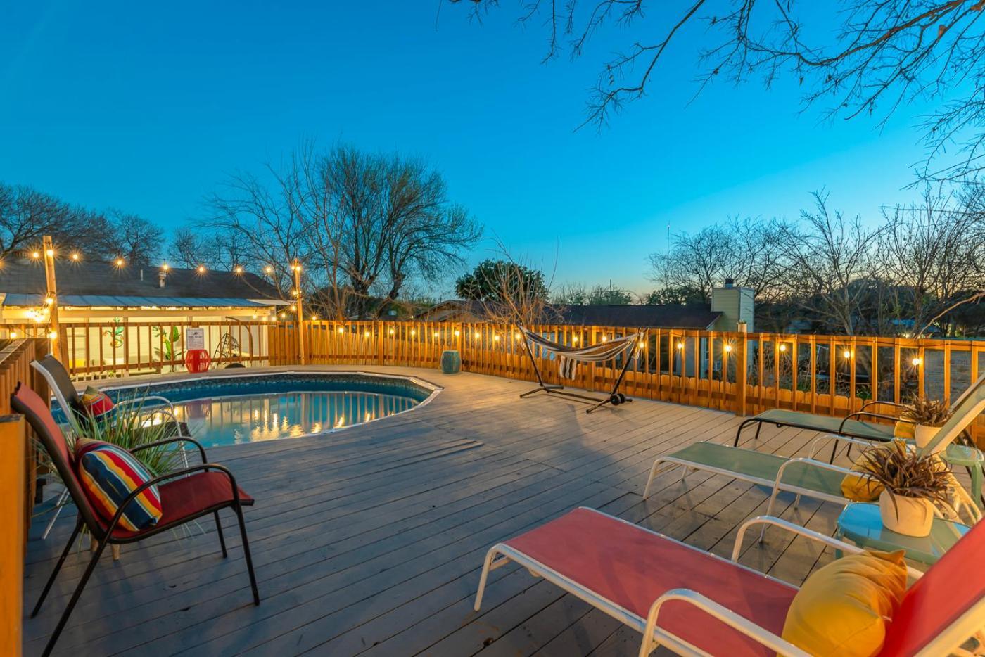 Game Room, Pool & Fire Pit At The Medical Center San Antonio Buitenkant foto