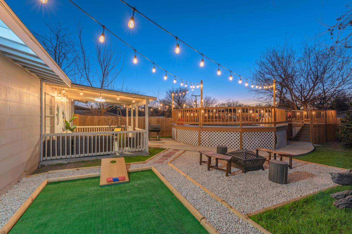 Game Room, Pool & Fire Pit At The Medical Center San Antonio Buitenkant foto