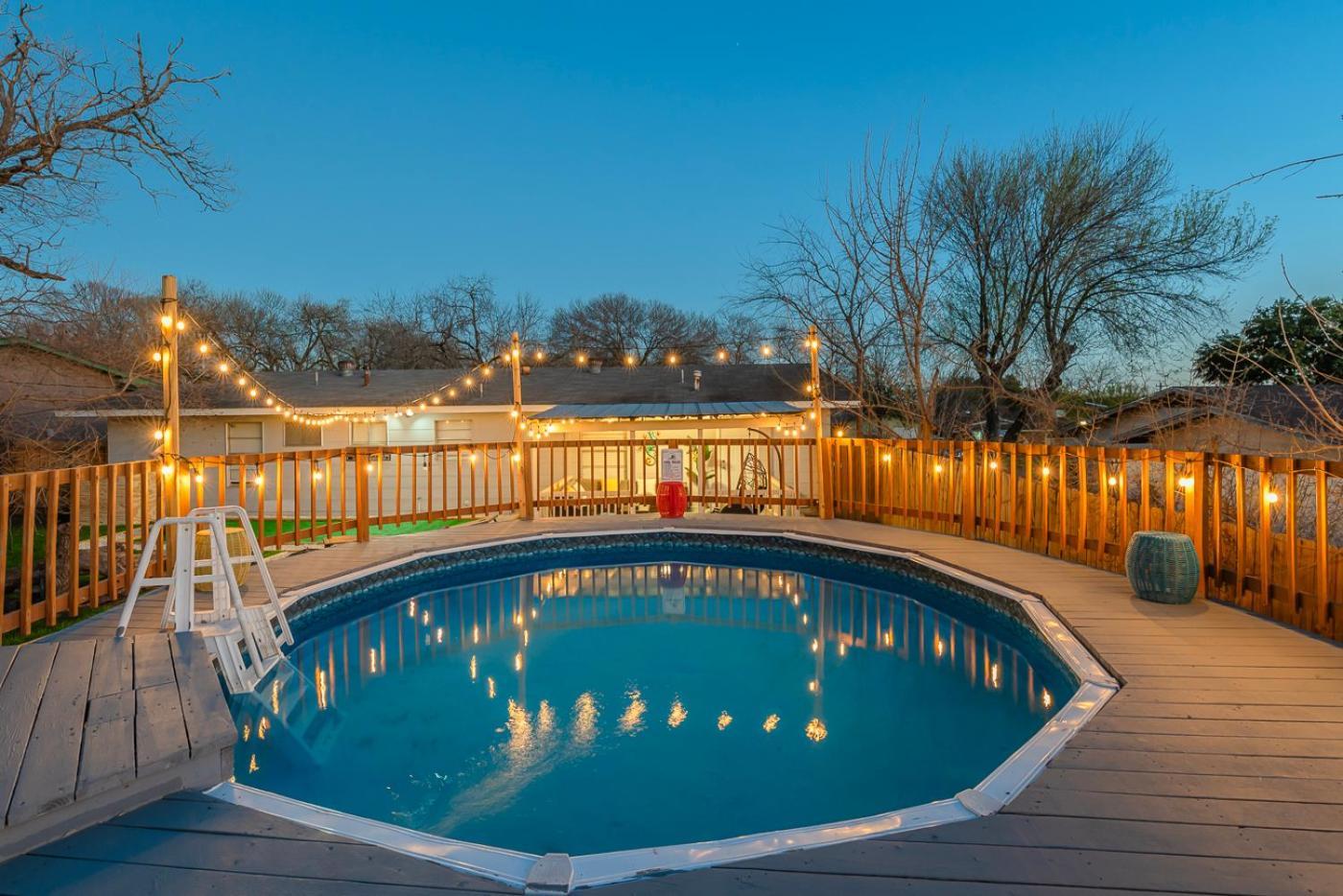 Game Room, Pool & Fire Pit At The Medical Center San Antonio Buitenkant foto