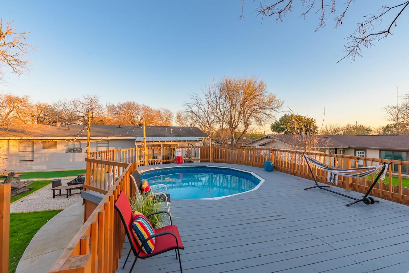Game Room, Pool & Fire Pit At The Medical Center San Antonio Buitenkant foto