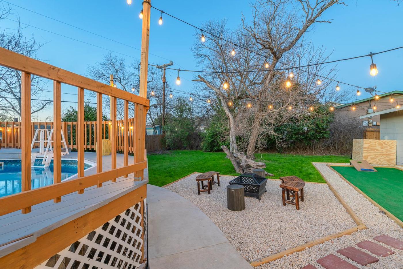 Game Room, Pool & Fire Pit At The Medical Center San Antonio Buitenkant foto