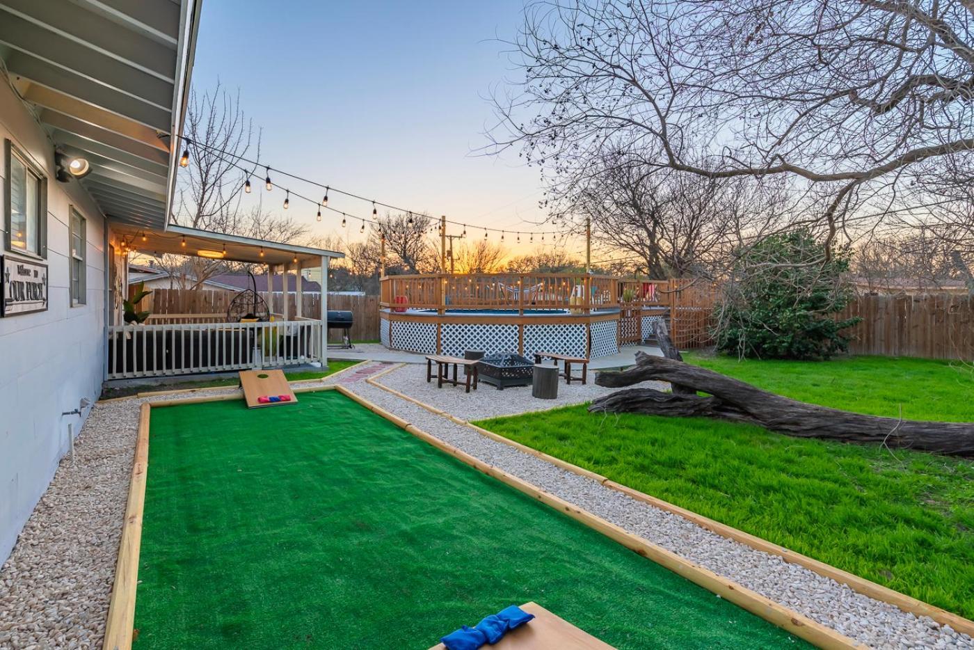Game Room, Pool & Fire Pit At The Medical Center San Antonio Buitenkant foto