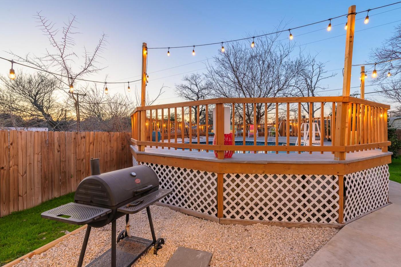 Game Room, Pool & Fire Pit At The Medical Center San Antonio Buitenkant foto