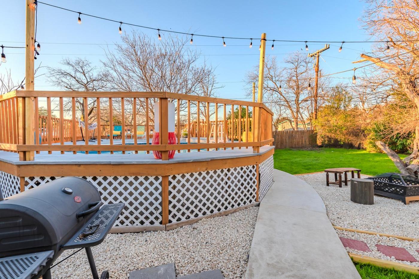 Game Room, Pool & Fire Pit At The Medical Center San Antonio Buitenkant foto