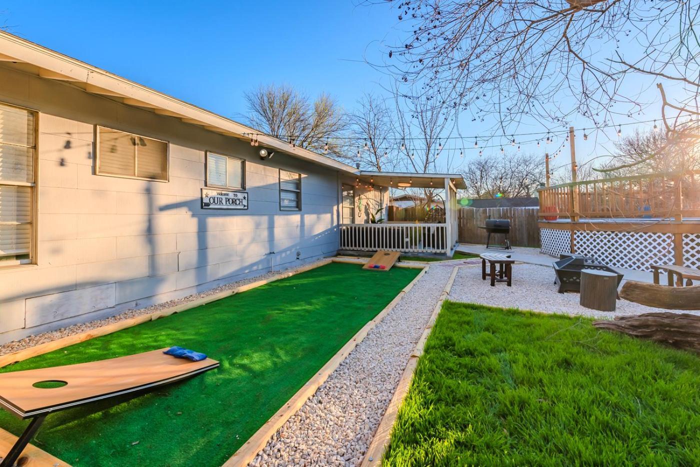 Game Room, Pool & Fire Pit At The Medical Center San Antonio Buitenkant foto