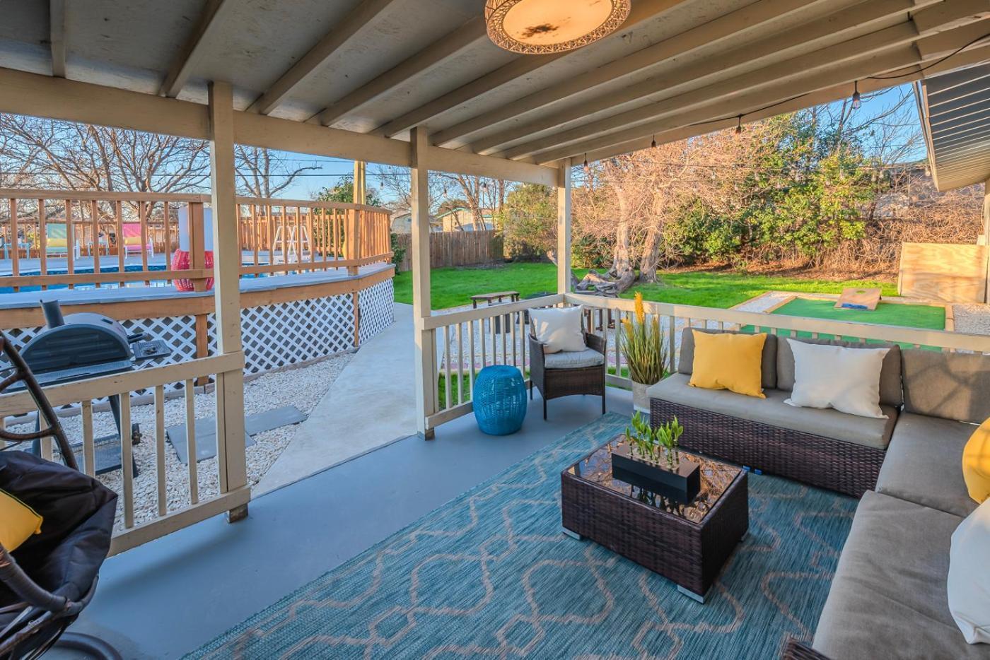 Game Room, Pool & Fire Pit At The Medical Center San Antonio Buitenkant foto