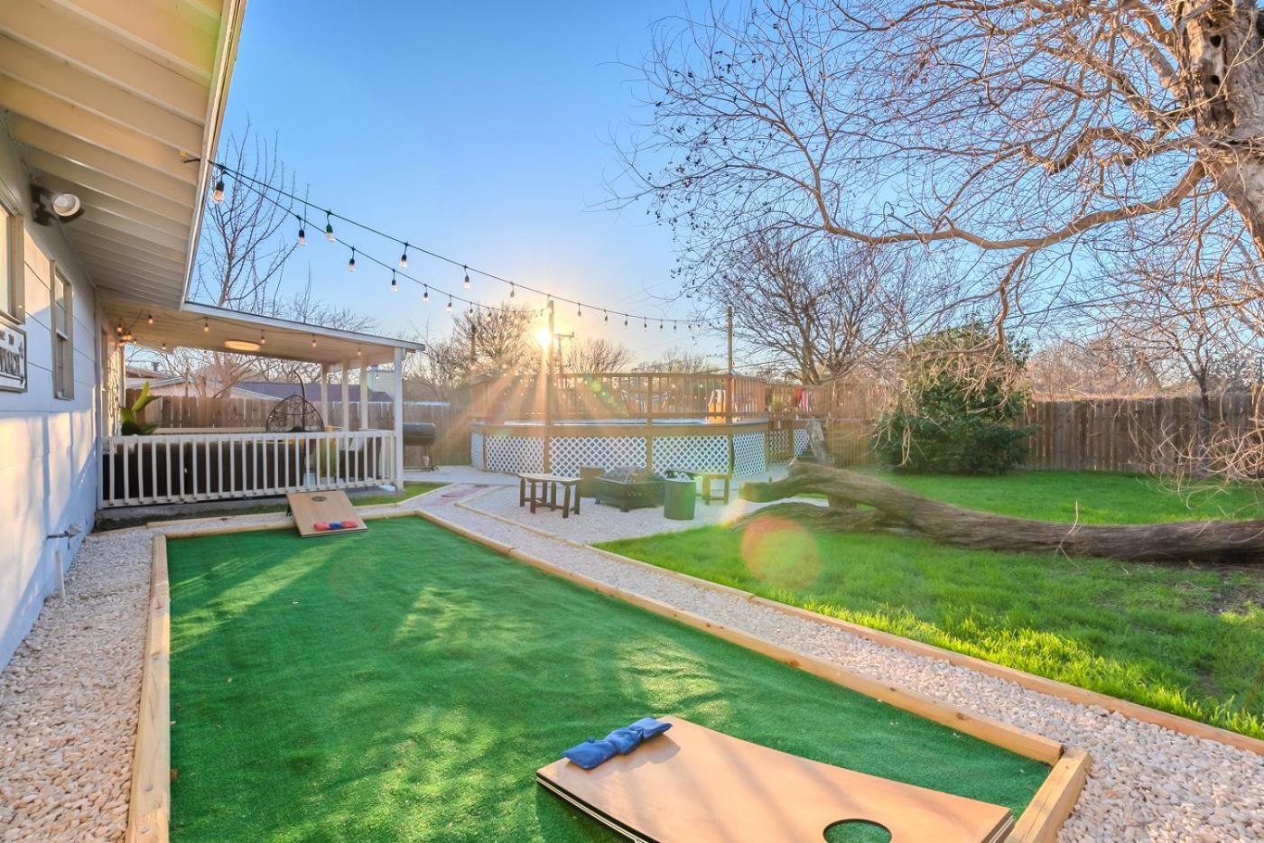 Game Room, Pool & Fire Pit At The Medical Center San Antonio Buitenkant foto