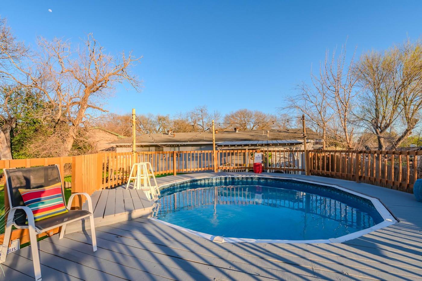 Game Room, Pool & Fire Pit At The Medical Center San Antonio Buitenkant foto